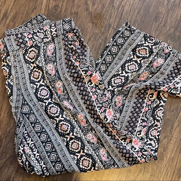 Solitaire Cropped Harem Pants - Picture 5 of 6